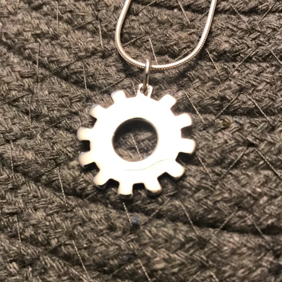 Sterling silver pendant with 18” sterling silver chain - Picture 2 of 4